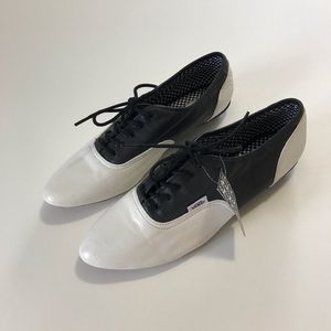 Vans Black and White Saddle Shoes